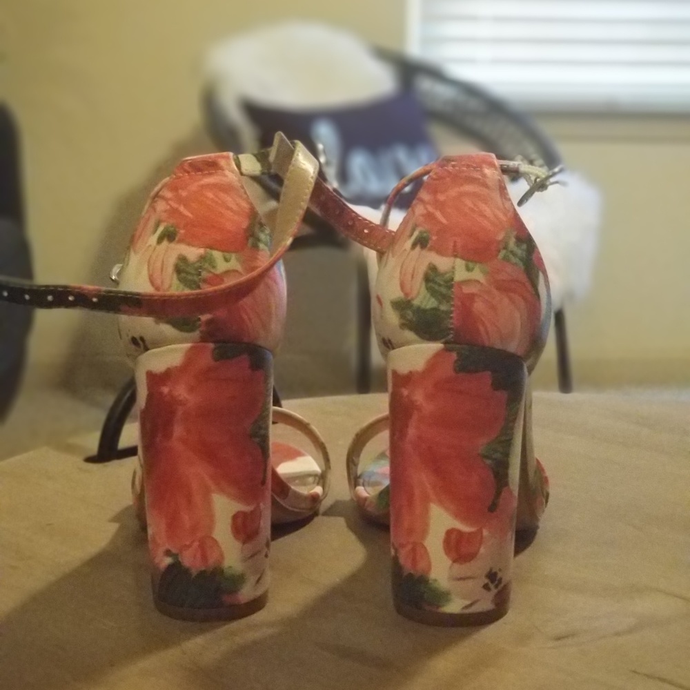 Heels - Picture 2 of 5